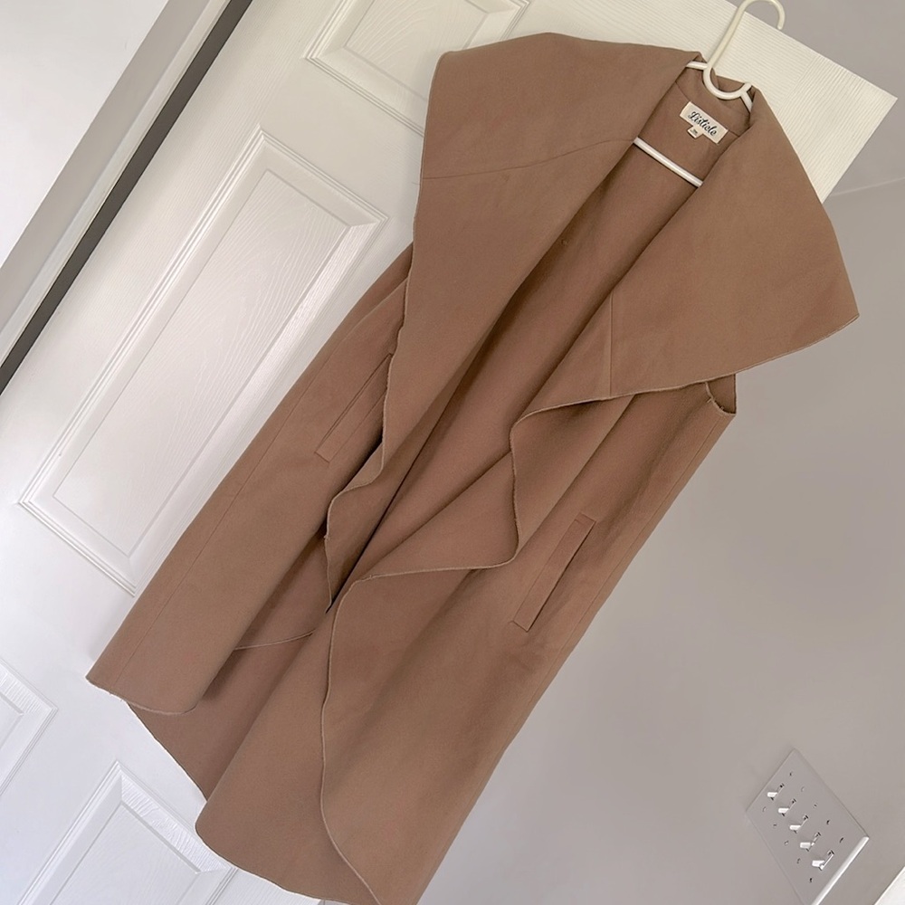 Women’s wide collar vest